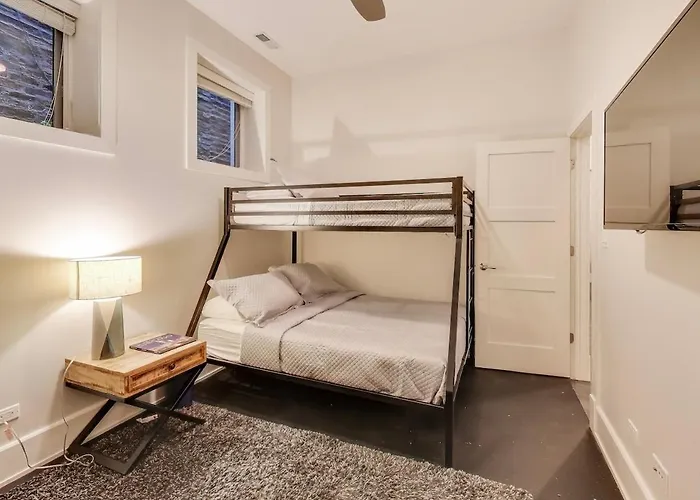 Hello Again, Chicago! Holiday home